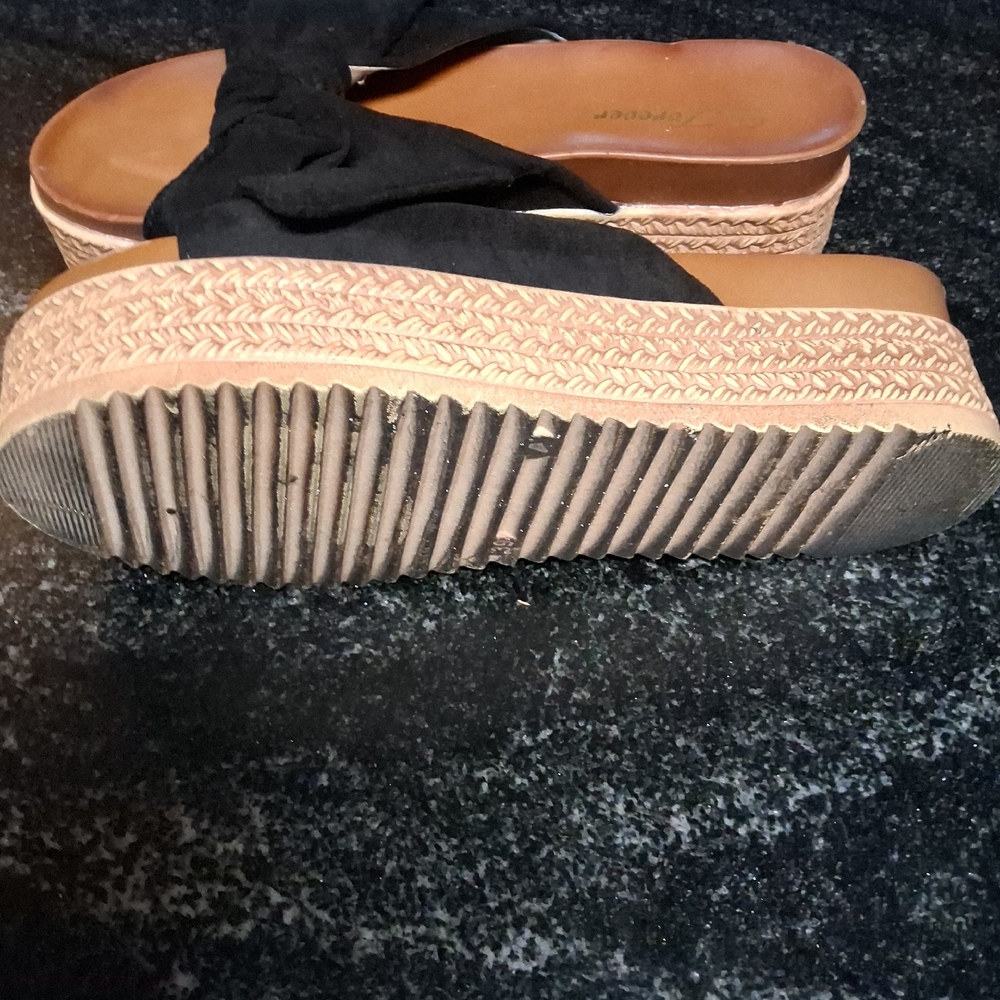 Black Platform Sandals with Bow Detail - Picture 6 of 6